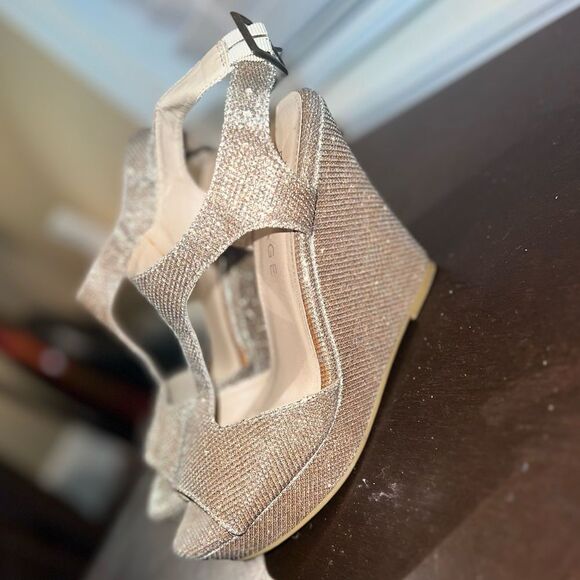 Rampage Brand.  Size 6 Wedge - Picture 1 of 8